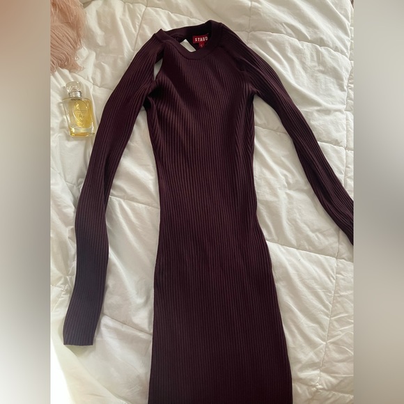 Staud Maroon midi dress! Worn one size small - Picture 2 of 3